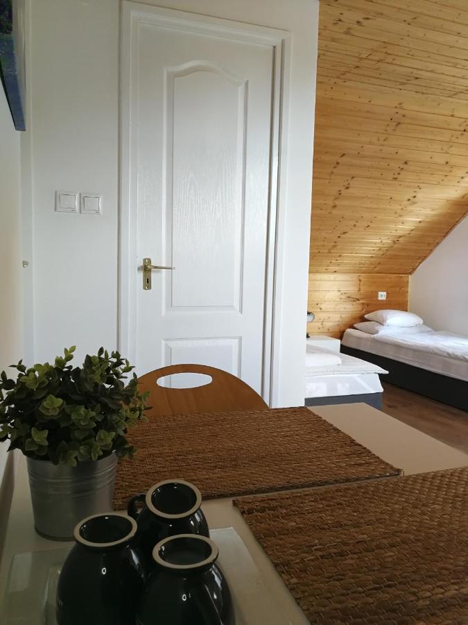 Manoka Guest House Mogyorod Exterior photo