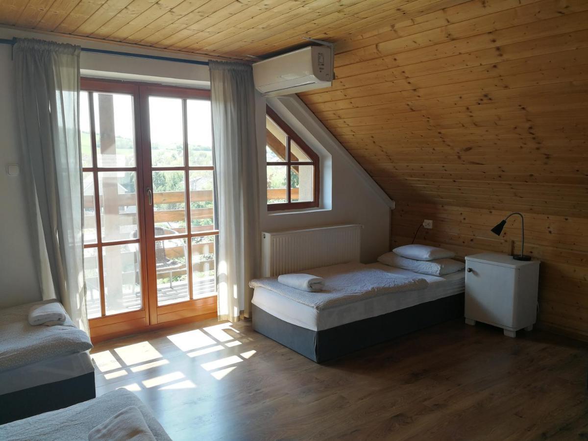 Manoka Guest House Mogyorod Exterior photo